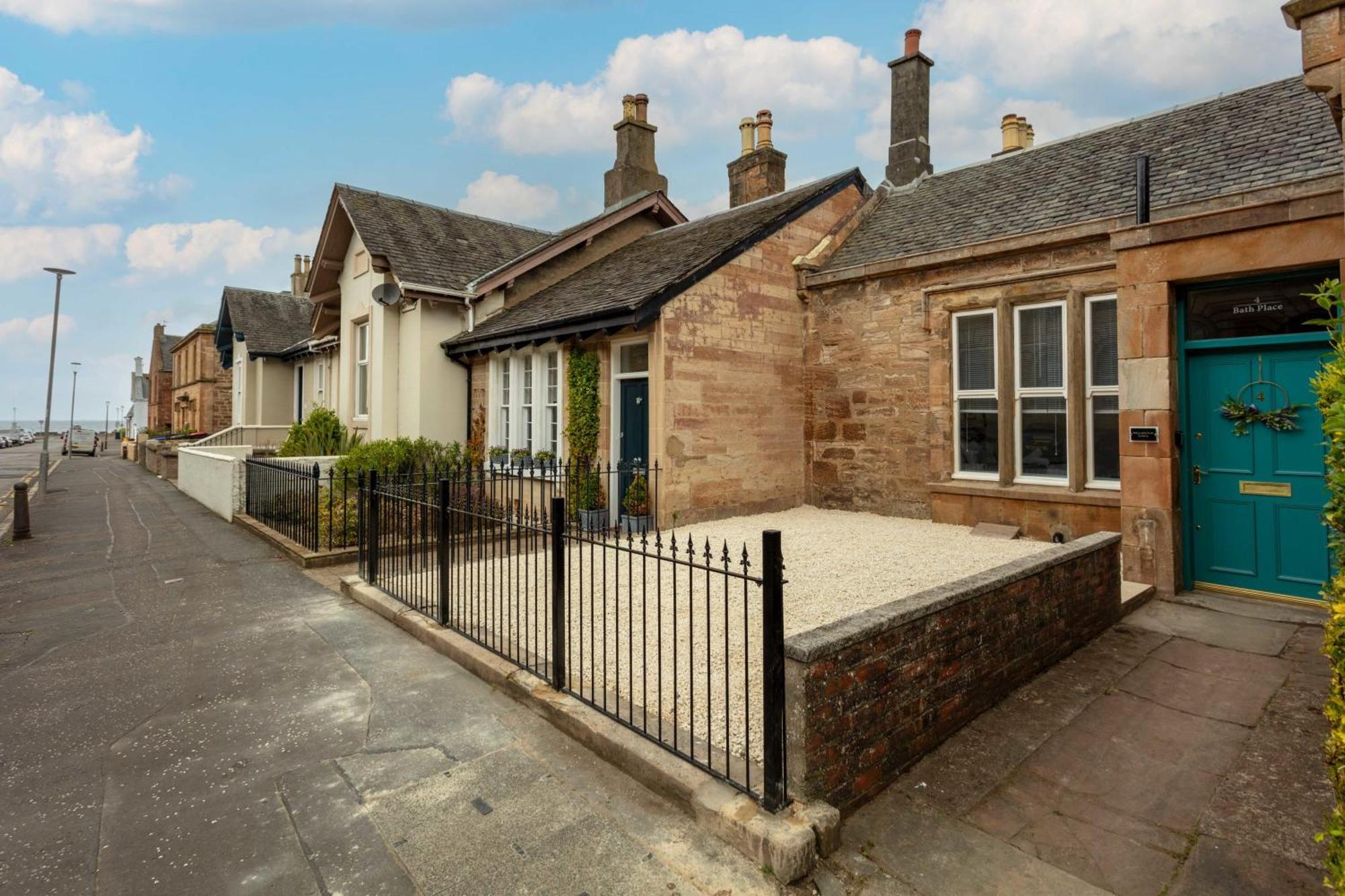 Wellington Lodge Ayr Exterior photo